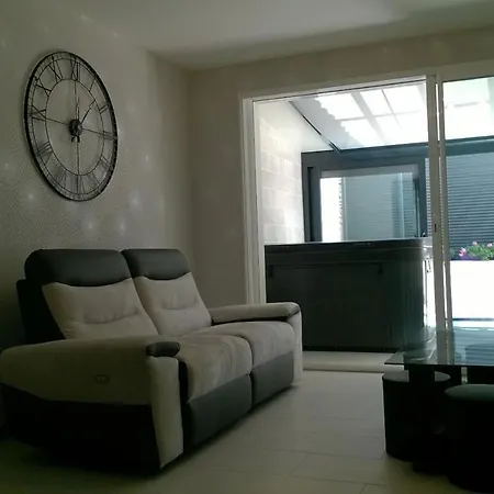 Meuble De Charme Avec Jacuzzi Apartment